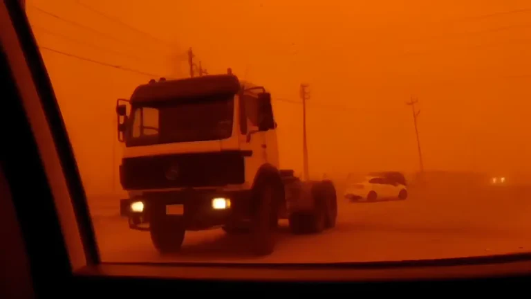 Massive Dust Storm Chokes Iraq, Sends Thousands to Hospitals