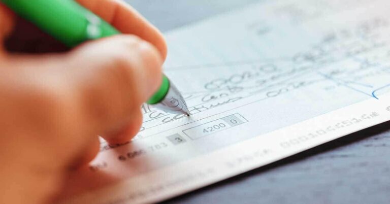 A Step-by-Step Guide to Writing a Check Correctly